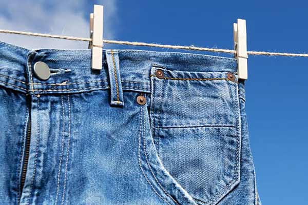 با آب رفتن شلوار جین به هنگام شست و شو چه کنیم؟