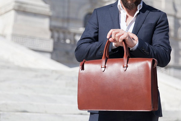 نکاتی برای خرید کیف دستی مردانه