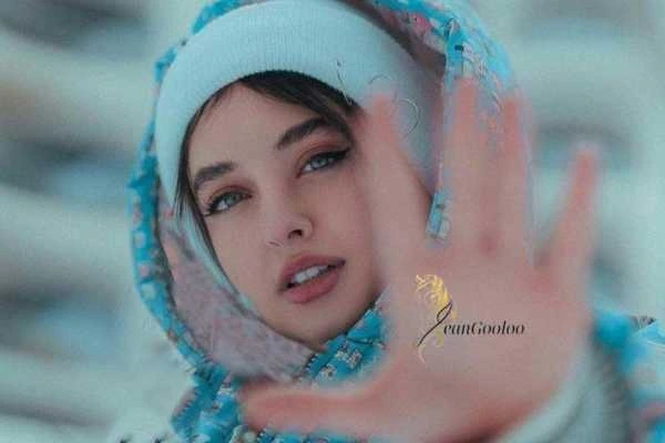 ست کردن لباس با رنگ چشم کلاسیک